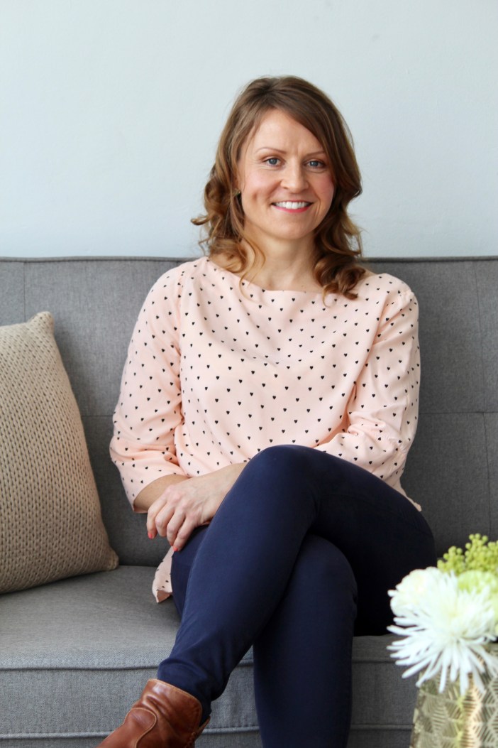 Oivia White HuG (002)